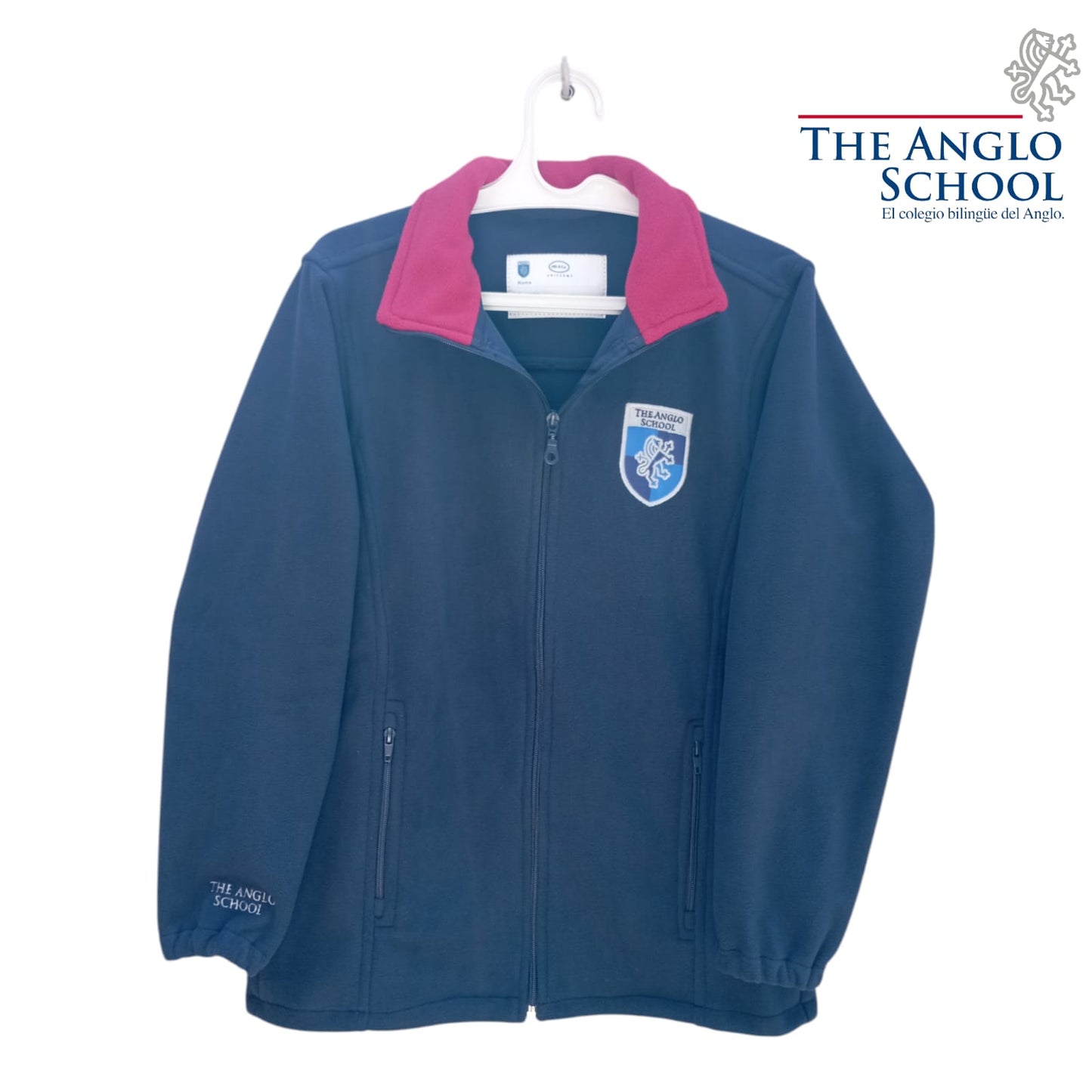 Campera polar cuello rojo bordada